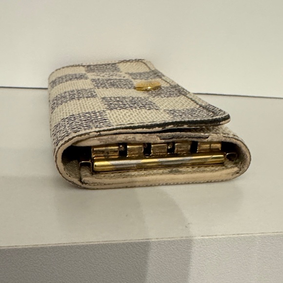 Louis Vuitton Damier Azur 4 Hook Key Case. Authentic - Picture 4 of 7